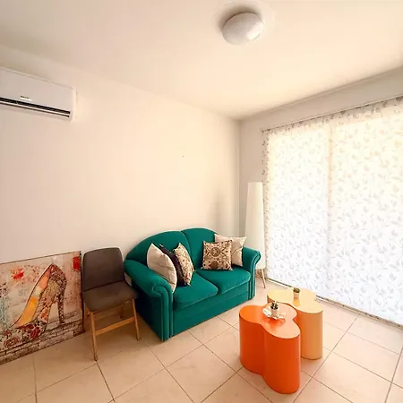 Emerald Sea Retreat 2 Min From Mackenzie And Airport Διαμέρισμα *