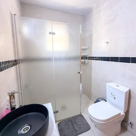 Emerald Sea Retreat 2 Min From Mackenzie And Airport *